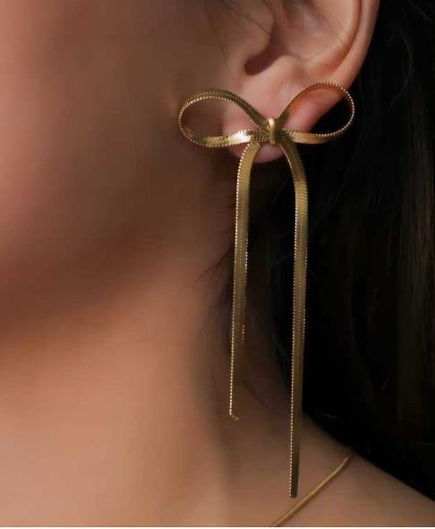 Boucles d’oreilles ruban doré élégantes