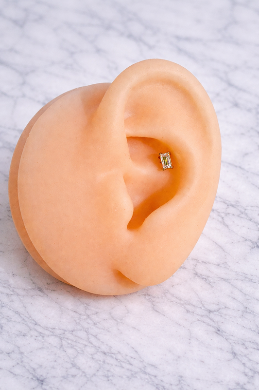 Piercing Oreille Doré en Titane ASTM F-136 – Barre droite avec zircon