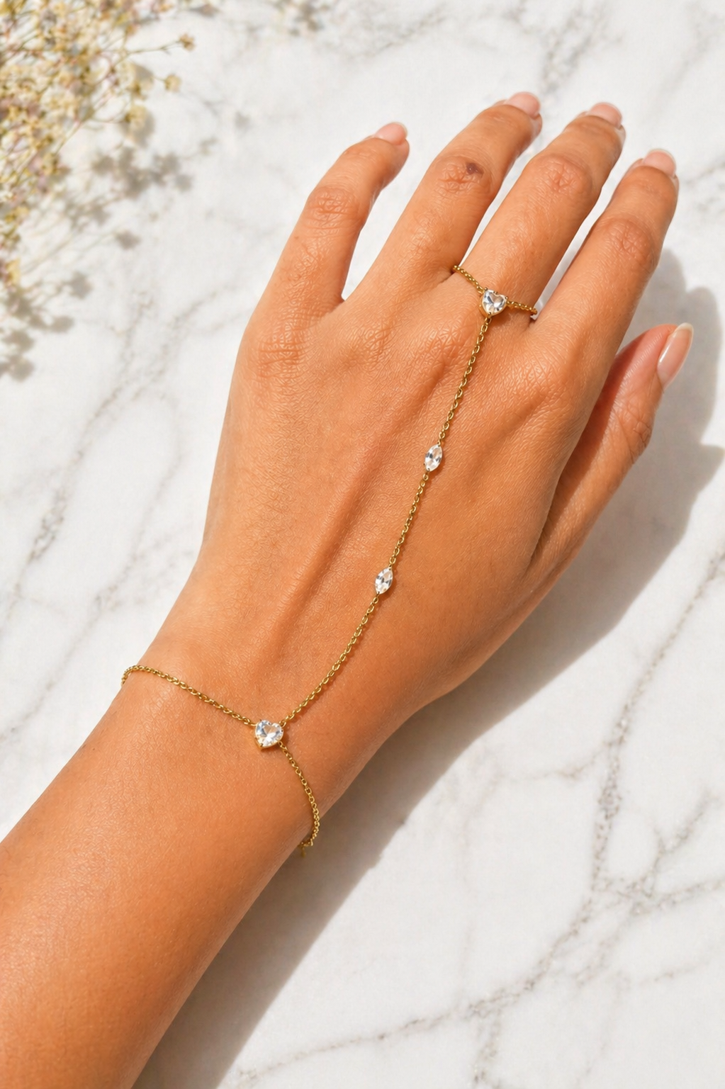 ÉLORIA – Bracelet de Main en Zircon