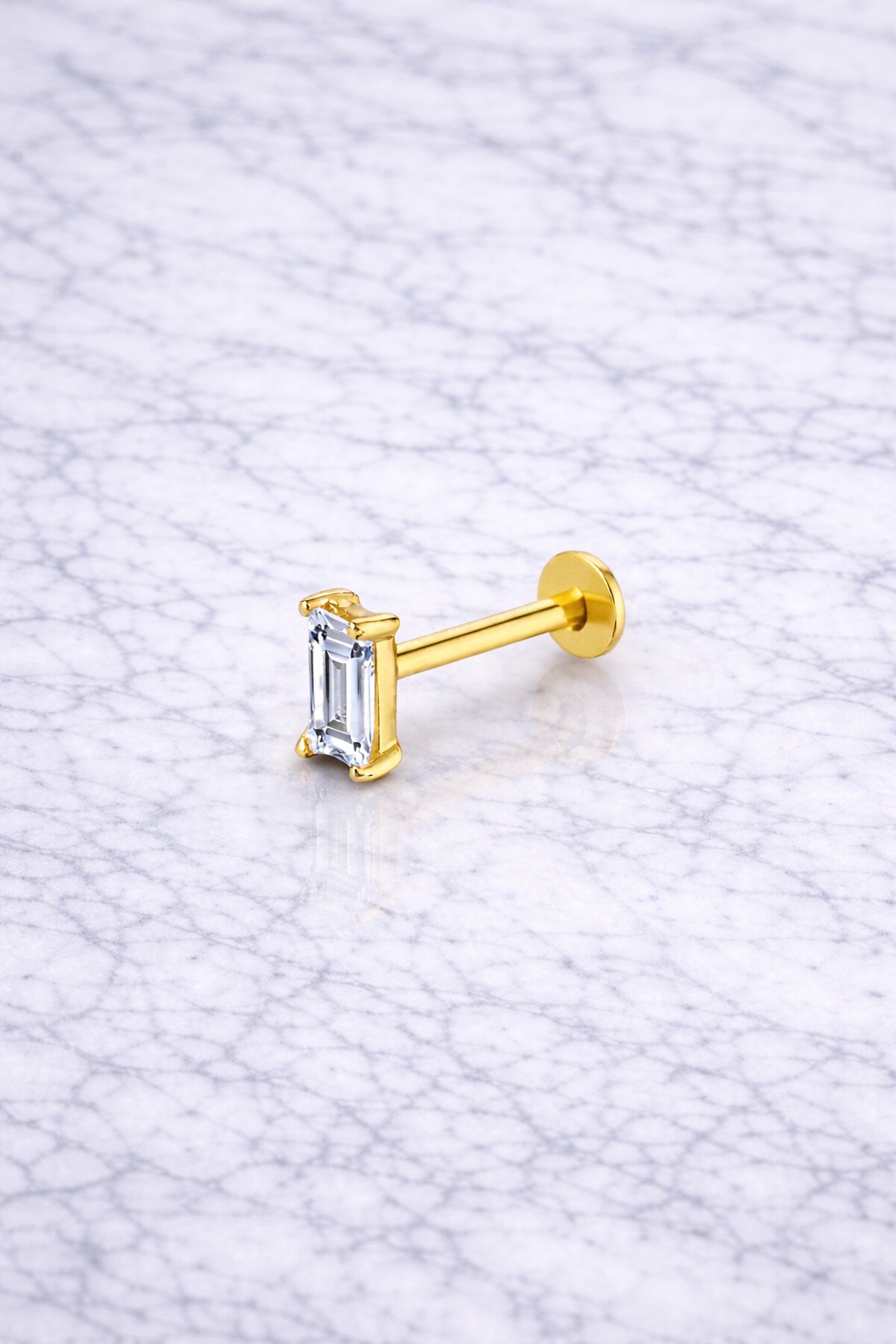Piercing Oreille Doré en Titane ASTM F-136 – Barre droite avec zircon