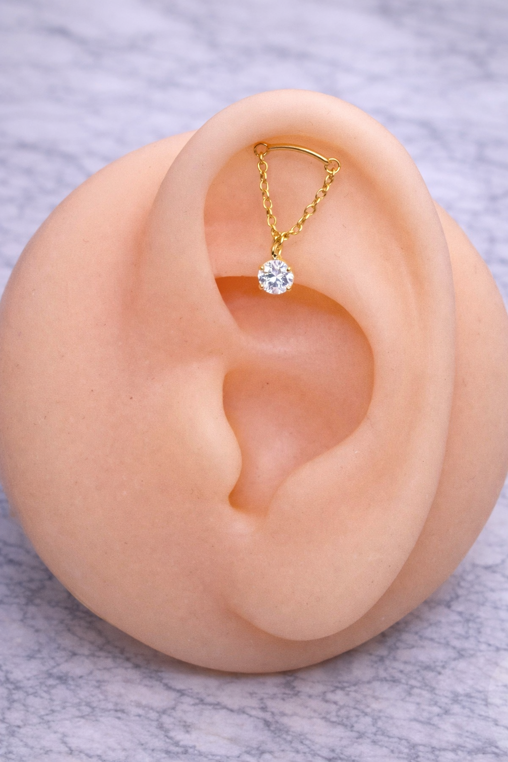Piercing Oreille en Titane ASTM F-136 – Doré avec Zircon étincelant