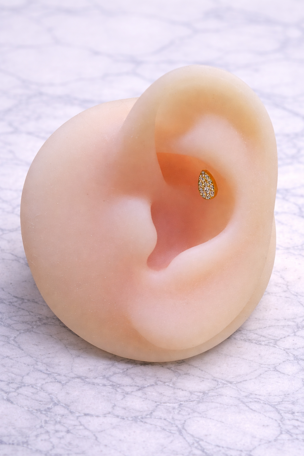 Piercing Oreille Doré en Titane ASTM F-136 – Motif goutte pavée de zircons